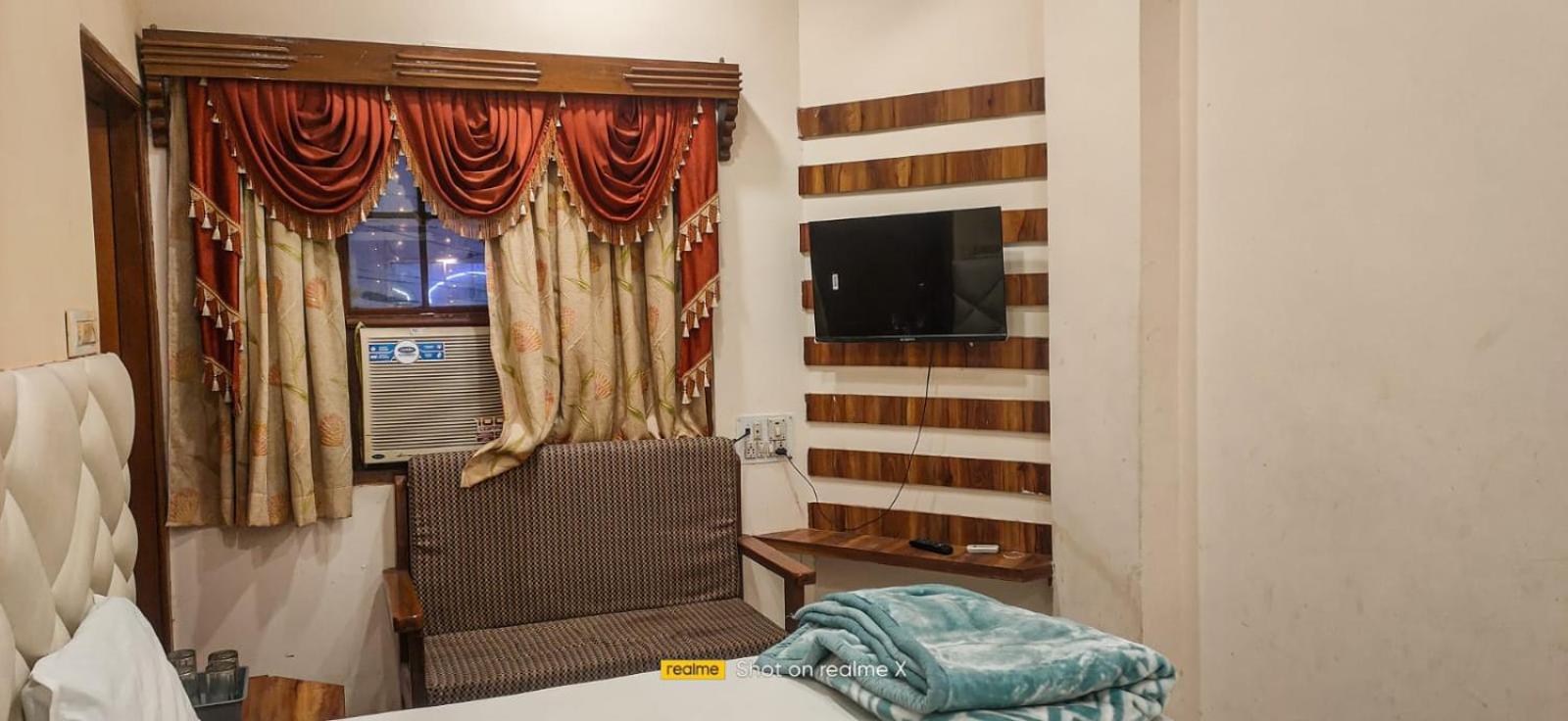 Hotel Pleasure Landmark Ujjain Ngoại thất bức ảnh