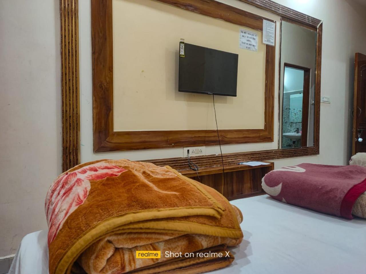 Hotel Pleasure Landmark Ujjain Ngoại thất bức ảnh